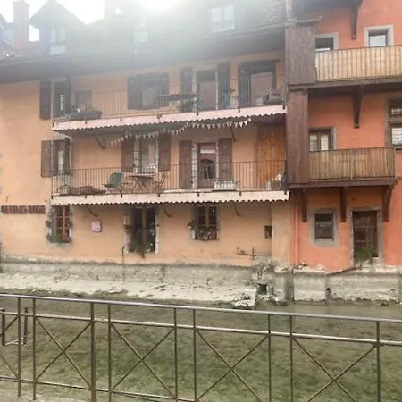 Chalet 1830 Au Pied Du Mont Charvin
