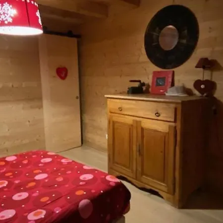 1830 Au Pied Du Mont Charvin Chalet *